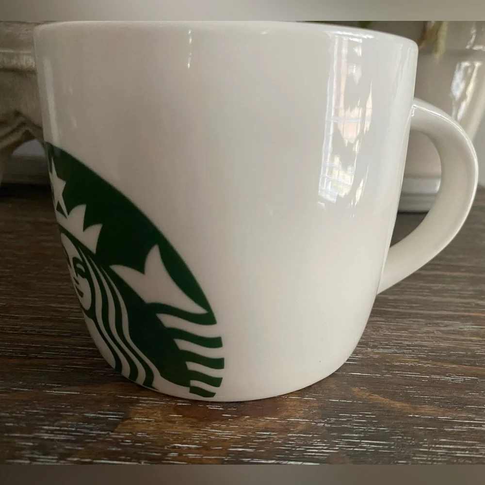 Starbucks 2017 Classic White Green Mermaid Coffee Shop Soup Coffee Mug 16.9‎ Oz